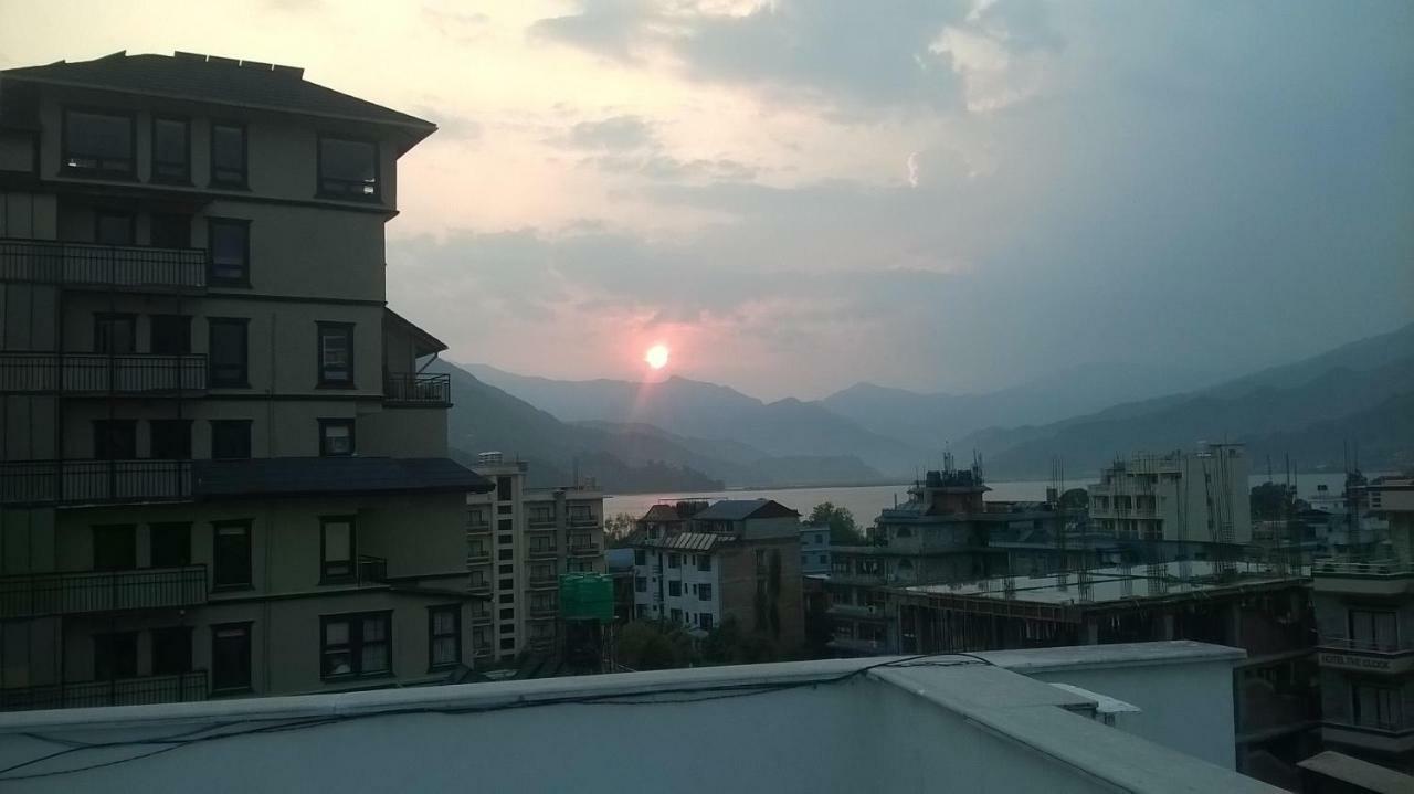 Hotel Hulk Pokhara Exterior foto